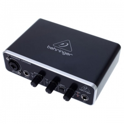 BEHRINGER U-PHORIA UMC22
